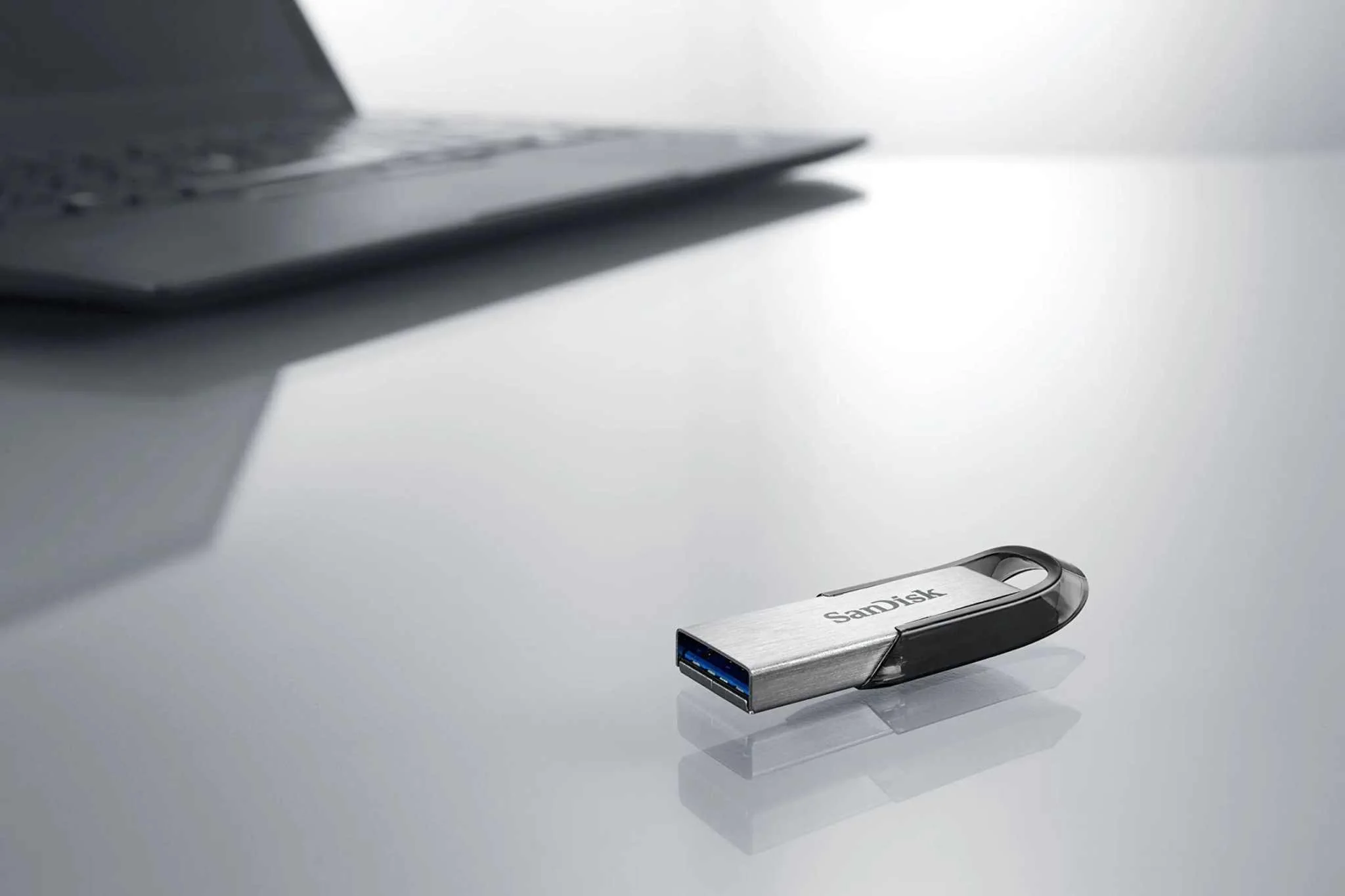 SanDisk Ultra Flair USB 3.0, Flash Drive for High Performance File Storage and Fast Transfers - Image 3